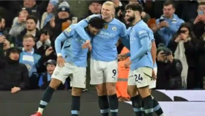 الدوري الإنجليزي الممتاز: مانشستر سيتي - نيوكاسل (2-1) وتوتنهام - أرسنال (1-4) - فيديو