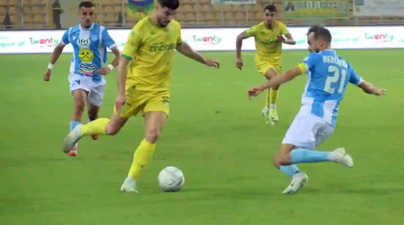 الدوري الجزائري المحترف 1 : نتائج اليوم الثالث و صور من الديربي بين شبيبة القبائل و أولمبيك أقبو