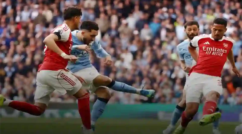 مانشستر سيتي يشعل صراع الصدارة بفوز مثير على آرسنال في الدوري الإنجليزي