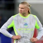 مانشستر سيتي يفرط في القمة: تعادل مجنون أمام إيفرتون يشعل الدوري الإنجليزي الممتاز